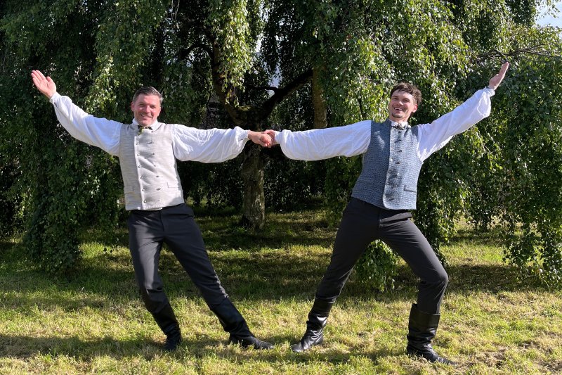 (Pa) Saules Ceļu Izdejot